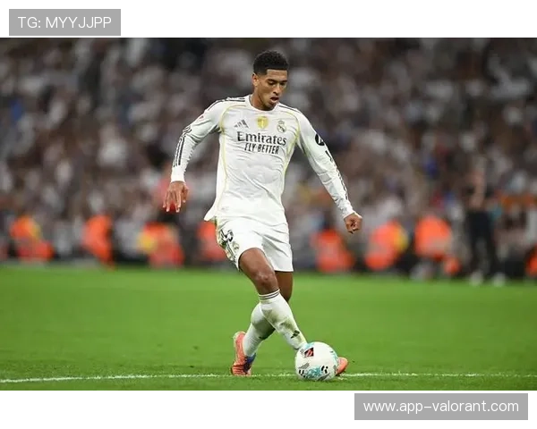 贝林厄姆回归皇马训练场重启有球练习 展现强大竞技状态 贝林厄姆回归皇马训练场重启有球练习 展现强大竞技状态